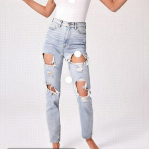 NEW BDG Mom High Rise distresses skinny jeans